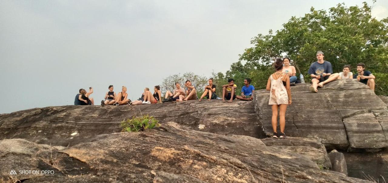 The Traveller'S Hostel & Private Rooms Sigiriya Luaran gambar