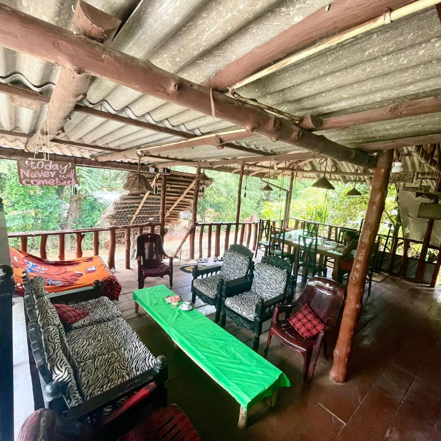 The Traveller'S Hostel & Private Rooms Sigiriya Luaran gambar